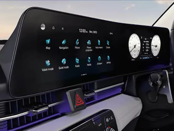 प्रीमियम टच और सेगमेंट में पहली बार 'वॉक-इन डिवाइस