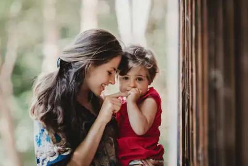 कोर्ट ने कहा कि छुट्टी का ये समय माता-पिता और बच्चे की जरूरतों के अनुसार तय होना चाहिए।