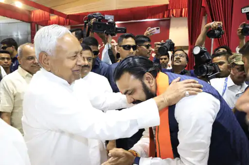 whatsapp image 2026 04 15 at 10635 pm 1776238655