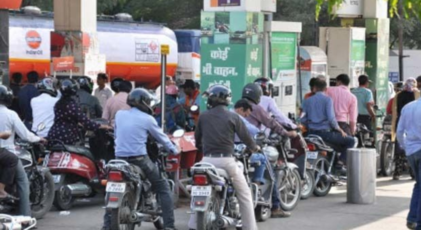 ईंधन की मार: दिल्ली-एनसीआर में पेट्रोल, डीजल और CNG सब महंगे