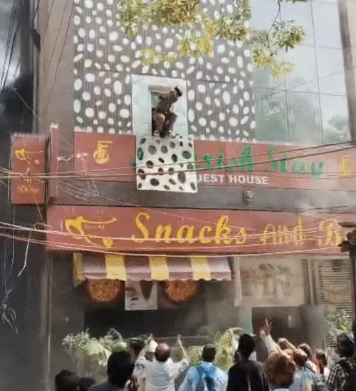 दिल्ली होटल आग मालवीय नगर