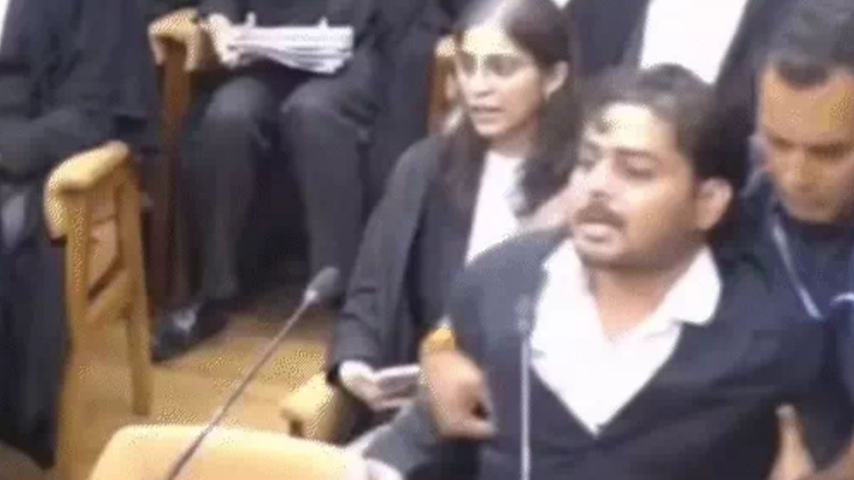 सुप्रीम कोर्ट में हंगामा: वकील ने जज को दिया आदेश, फाइल फेंकी और CJI को कहे अपशब्द